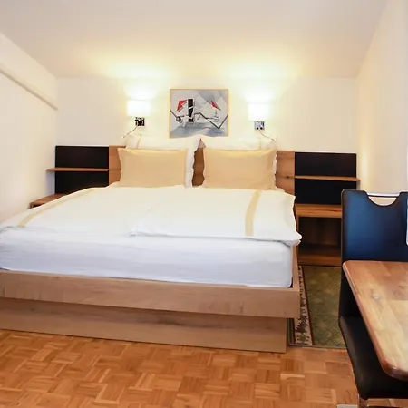 Gril 3* Postojna