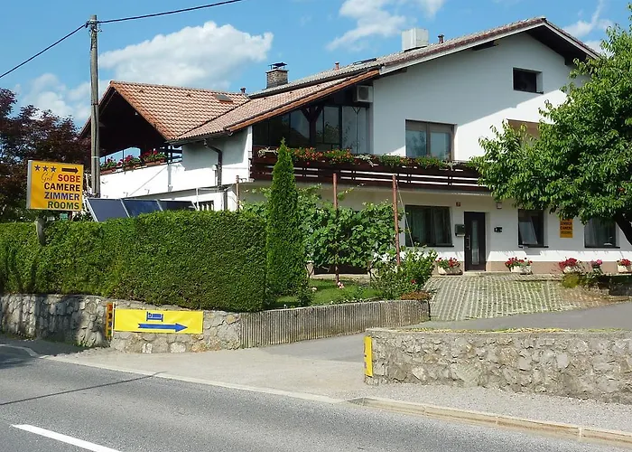 Oda ve Kahvaltı Gril 3*